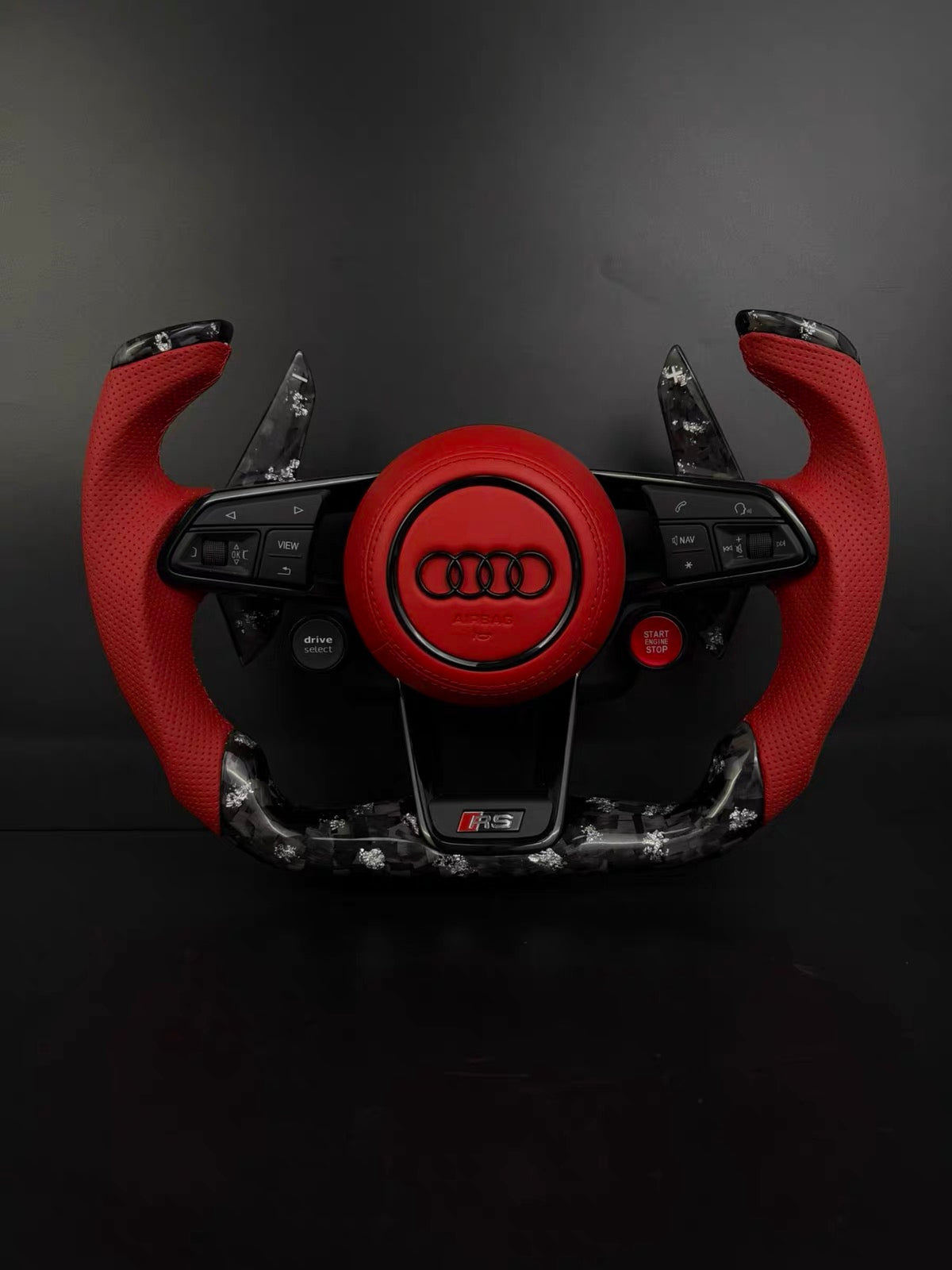 Volant Audi RS Carbone Forgé Paillette Argent – Cuir Perforé Rouge