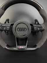 Volant Audi sport RS  fibre de carbone et alcantara /suédine